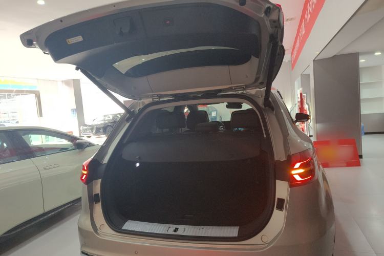 Used Hongqi HS5 2019 2.0T Smart Connect Flagship All-Wheel-Drive Version Trunk