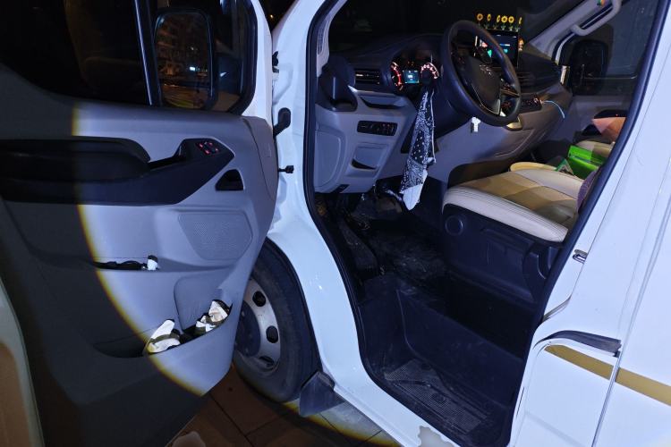 Used SAIC MAXUS V90 RV 2023 2.0T Traveler RVLIFE Fun Edition