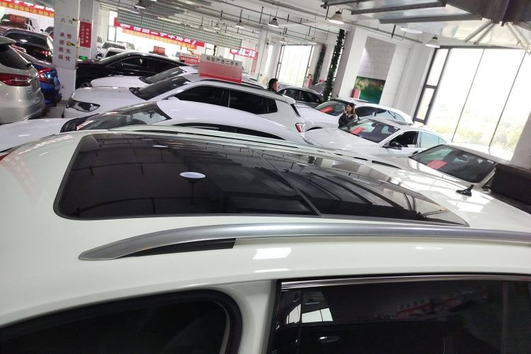 Used Volkswagen Tiguan L 2019 Revised 330TSI Automatic Two-Wheel Drive Smart & Luxury Edition China VI Standard
