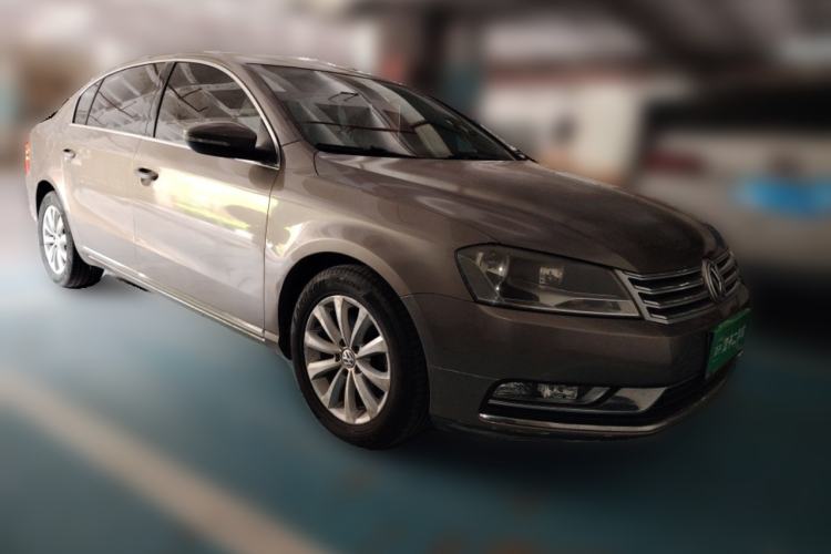 Used Volkswagen Magotan 2012 Revised Version 1.8TSI Leading Edition Front Right 45 Deg