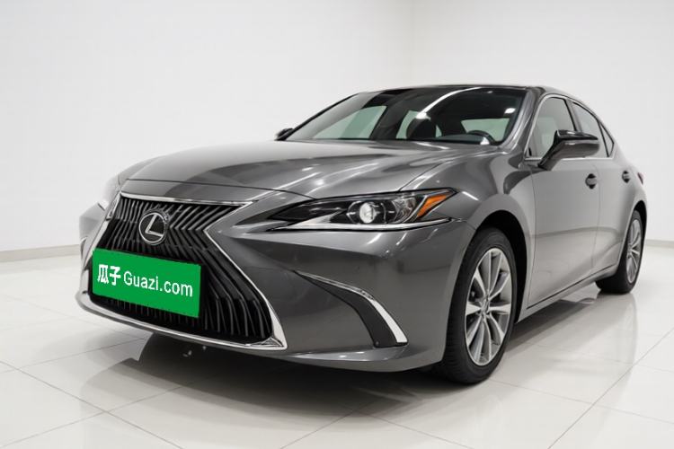 Used Lexus ES 2020 300h Premier Edition