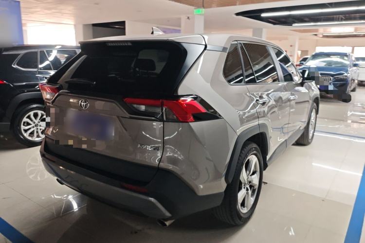 Used Toyota RAV4 2022 2.0L CVT Two-Wheel Drive Fashion Plus Edition
