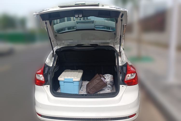 Used Ford Focus 2012 Hatchback 2.0L Automatic Luxury Sport Model
