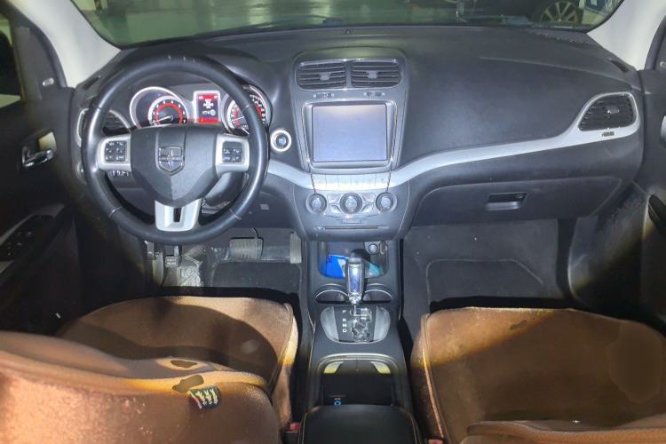 Used Dodge Journey 2013 2.4L Two-Wheel Drive Luxury Version