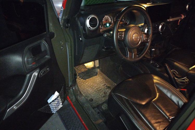 Used Jeep Wrangler 2015 3.0L Sahara Four-Door Comfort Edition
