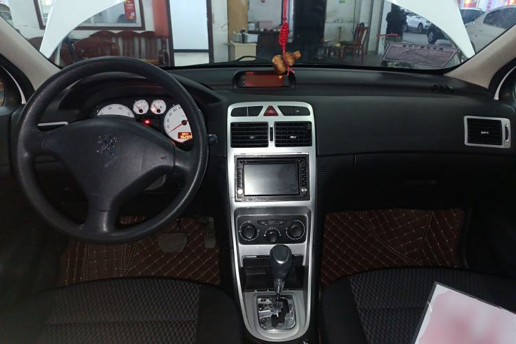 Used Peugeot 307 2013 Hatchback 1.6L Automatic Comfort Edition
