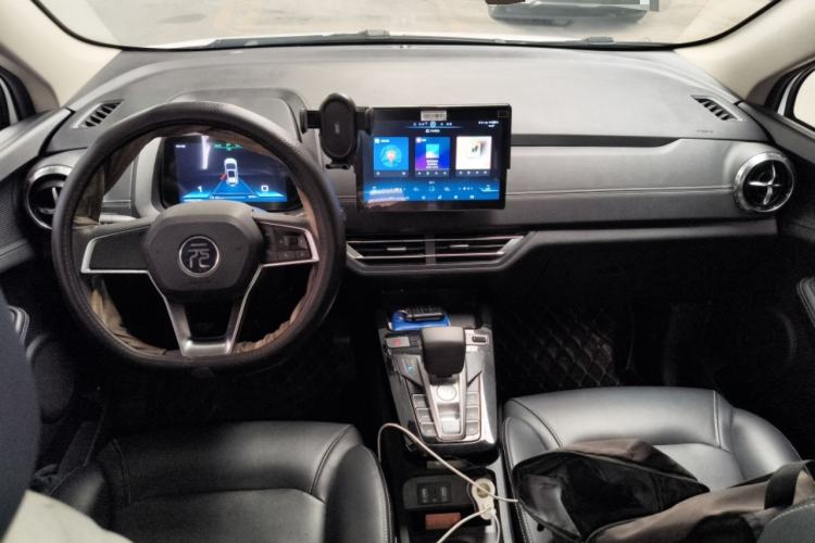 Used BYD Yuan New Energy 2019 EV535 Smart Connect Trendsetting Model Center Console