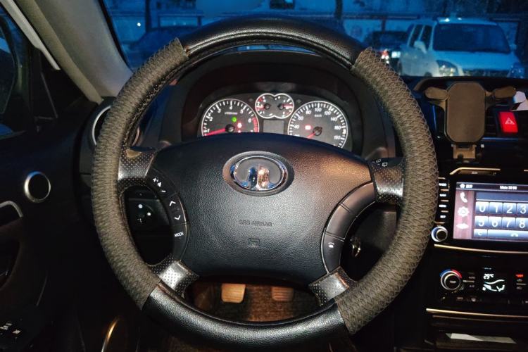 Used Haval H5 Classic 2013 Zhizun Edition 2.0L Manual Two-Wheel Drive Entry-Level Model