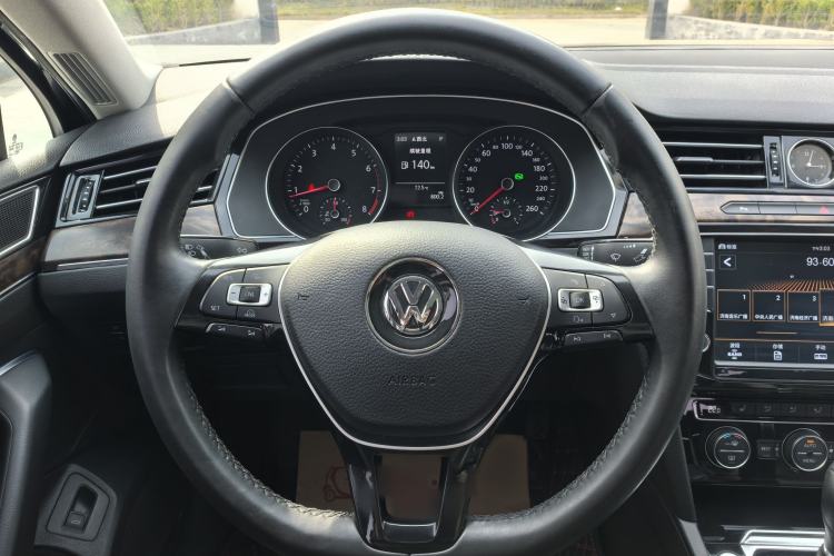 Used Volkswagen Magotan 2017 330TSI DSG Luxury Model