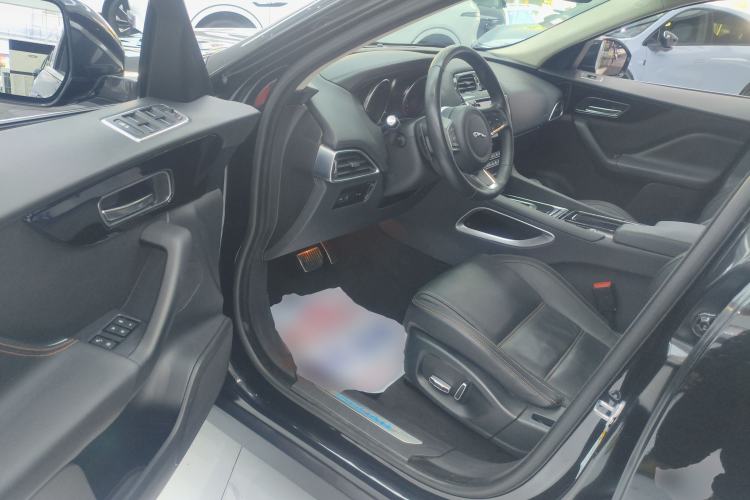 Used Jaguar F-PACE 2019 2.0T Four-Wheel Drive Urban Luxury Edition
