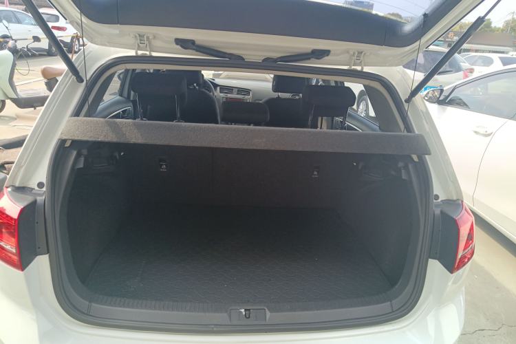 Used Volkswagen Golf 2016 1.6L Automatic Fashion Model