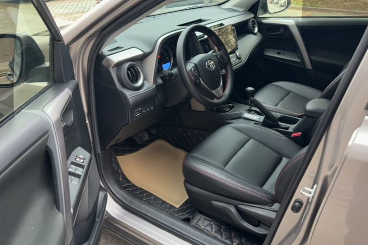 Used Toyota RAV4 2019 2.0L CVT Two-Wheel Drive Pioneer Edition China V Standard
