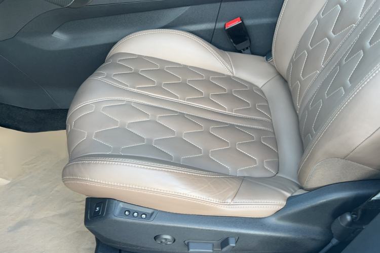 Used Peugeot 5008 2017 380THP 7-Seater Luxury GT Edition Interior 4