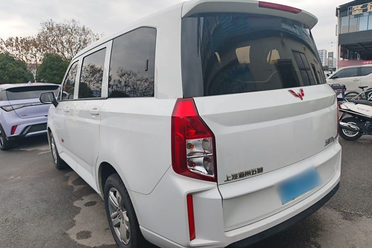 Used Wuling Hongguang PLUS 2019 1.5T Manual Comfort Version 7 Seats
