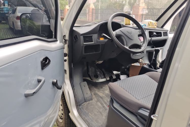 Used Wuling Zhiguang 2023 1.5L Practical Version 5/7 Seats
