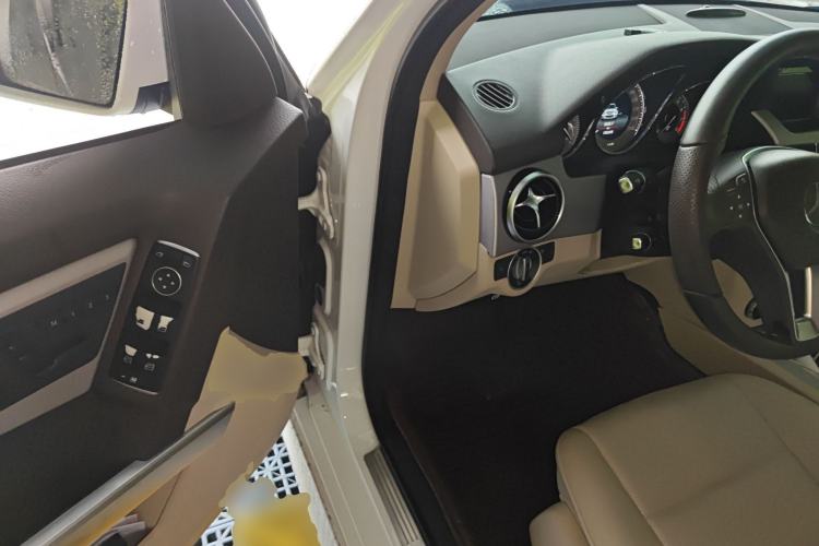 Used Mercedes-Benz GLK-Class 2014 GLK 260 4MATIC Dynamic Model
