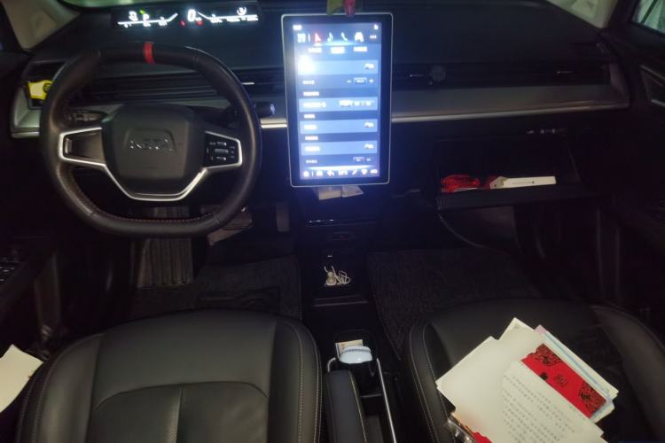 Used NETA V 2021 Standard Range Entertainment Version – Upgraded Model Center Console