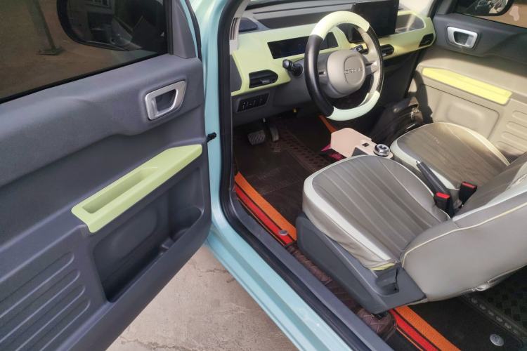 Used Geely Galaxy Panda 2024 Panda Mini 200km Endurance Bear Driver Seat