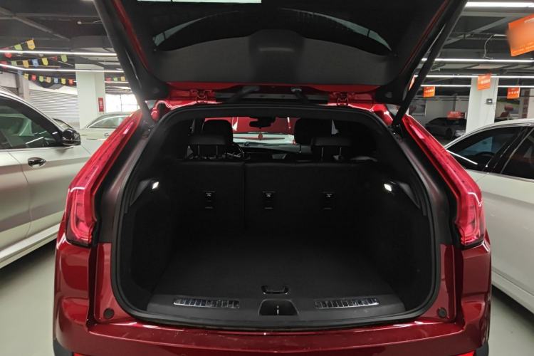 Used Cadillac XT4 2022 28T Two-Wheel-Drive Luxury Version
