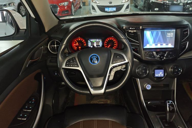 Used BYD Song New Energy 2017 Song DM 1.5TID All-Wheel Drive Luxury Model Steering Wheel