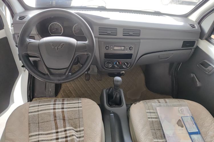 Used Wuling Zhiguang 2015 1.2L S Practical Model LSI Center Console