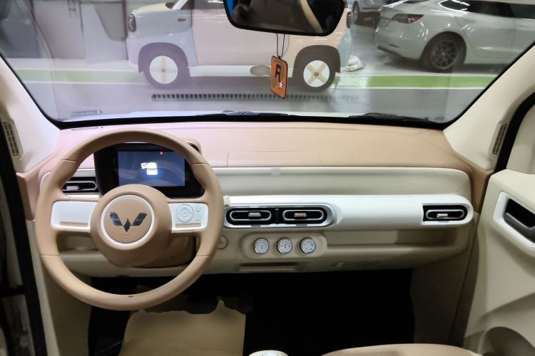 Used Wuling Hongguang MINIEV 2024 3rd Generation 215km Youth Edition Center Console