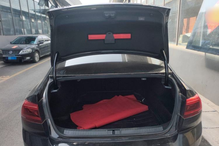 Used Volkswagen Magotan 2020 330TSI DSG Luxury Edition Trunk