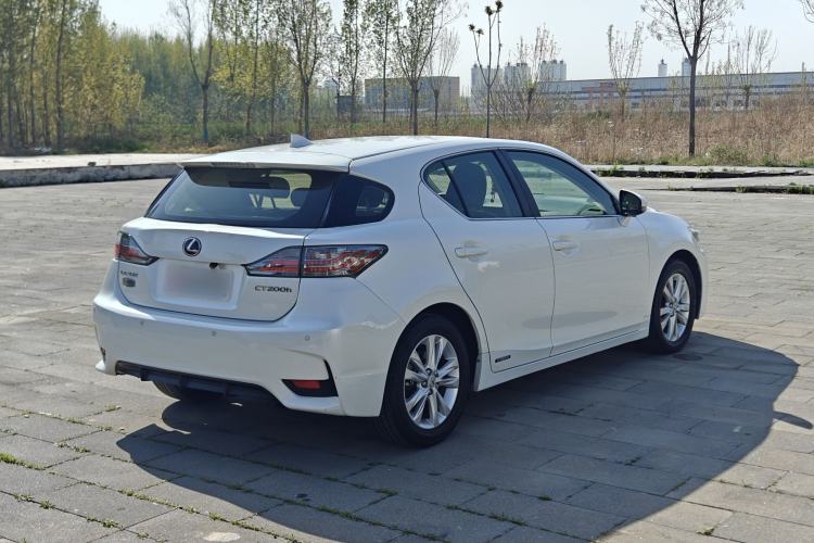Used Lexus CT 2014 CT200h Elite Edition Monochrome Exterior 5