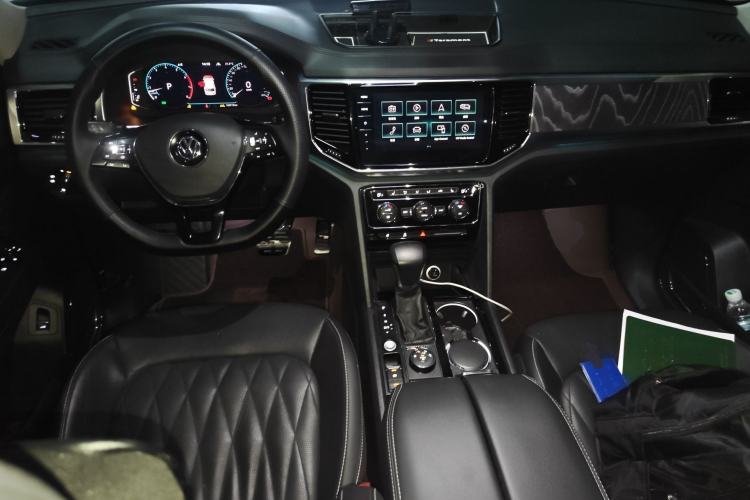 Used Volkswagen Teramont 2020 Revised Version 380TSI Four-Wheel Drive Flagship Edition Center Console