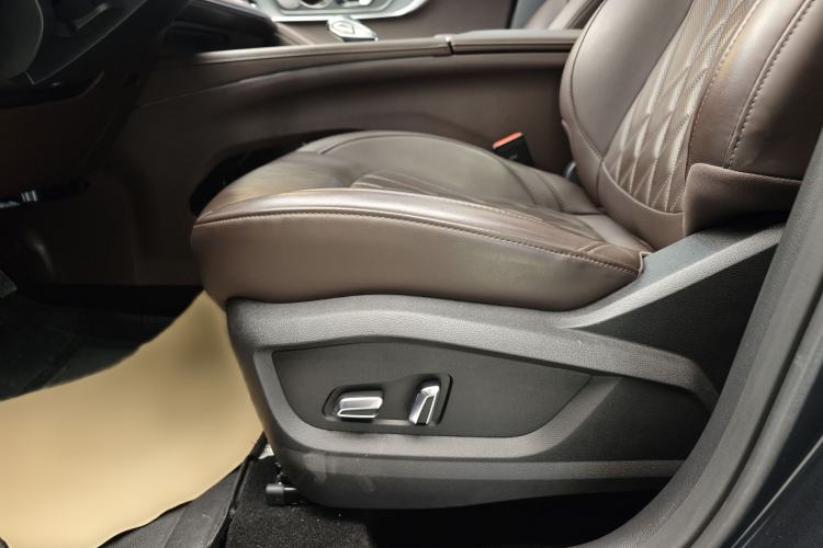 Used Chery Tiggo 8 PLUS 2024 Champion Edition 290TGDI DCT Deluxe Version 7-Seater Interior 1