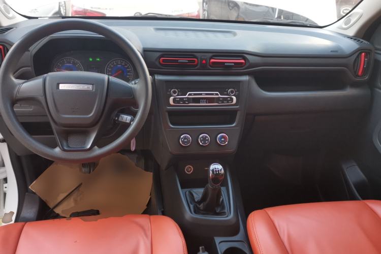 Used Dongfeng Fengon 380 2022 1.5L Comfort-Class Passenger Vehicle (Steel Spring) with 7 Seats
