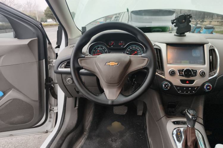 Used Chevrolet Cruze 2015 1.5L Automatic Fashion Navigation Edition
