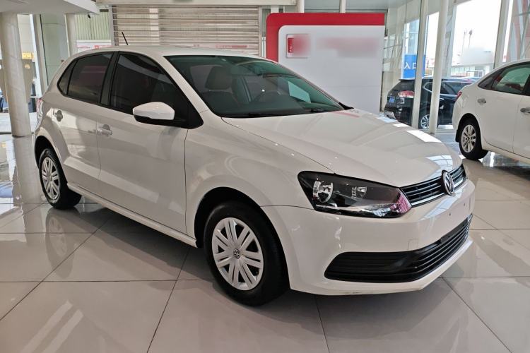 Used Volkswagen Polo 2016 1.4L Manual Fashion Model Front Right 45 Deg