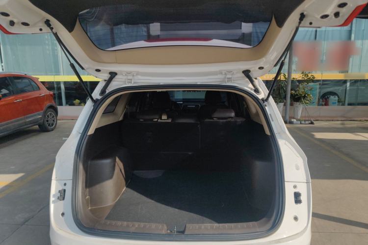 Used Baojun 310W 2017 1.5L Manual Comfort Version China VI Emission Standard
