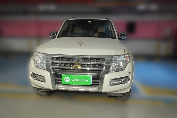 Used Mitsubishi Pajero 2018 V97 3.8L 5-Door GLS Sunroof Dual Differential – Middle East
