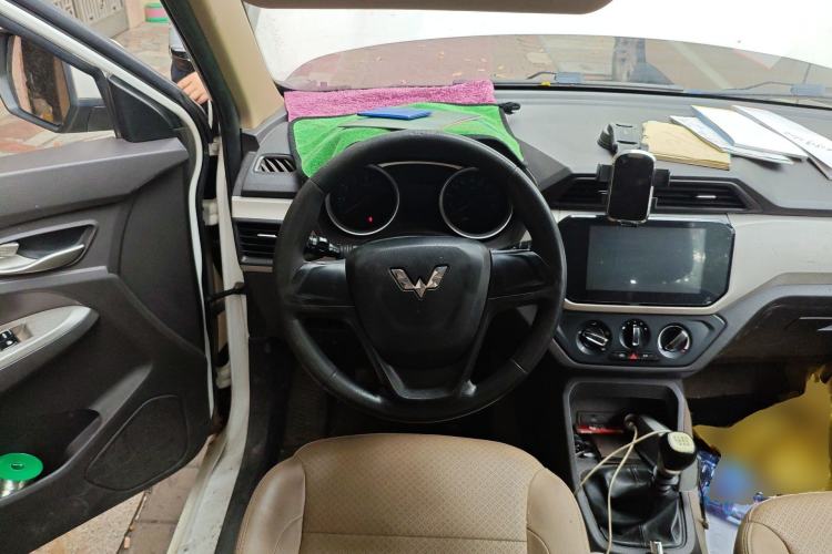 Used Wuling Hongguang 2021 1.5L Revised S Base Version with Electric Power Steering LAR
