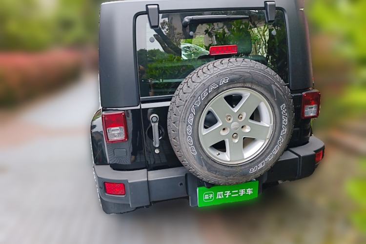 Used Jeep Wrangler 2010 3.8L Sahara two-door model
