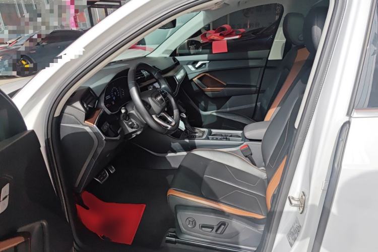 Used Audi Q3 2021 35 TFSI Fashionable and Elegant Model
