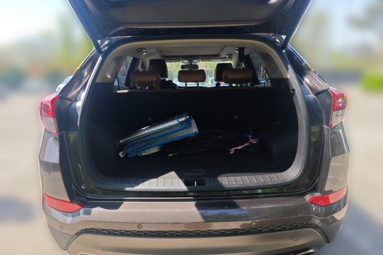 Used Hyundai Tucson 2015 1.6T Dual-Clutch Two-Wheel-Drive Leading Model Trunk