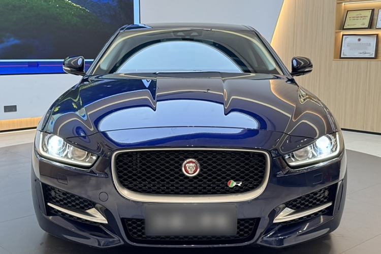 Used Jaguar XE 2017 2.0T 240 PS R-Sport
