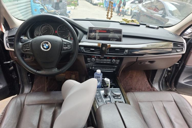 Used BMW X5 2015 xDrive28i
