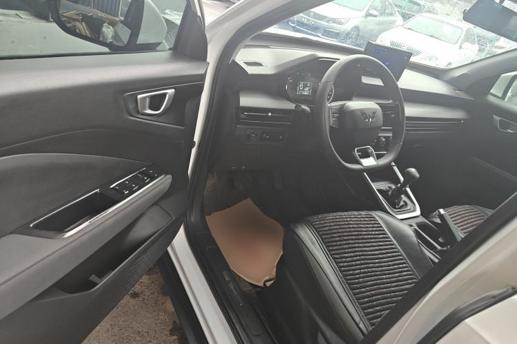 Used Wuling Alvez 2022 1.5L Manual Free-Style Model