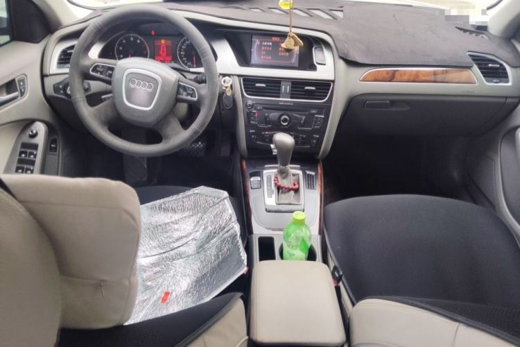 Used Audi A4L 2012 2.0 TFSI automatic Comfort trim level