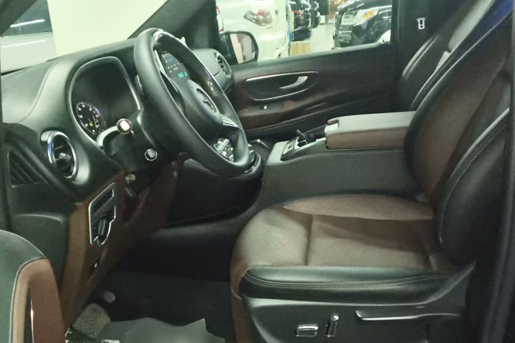 Used Mercedes-Benz V-Class 
