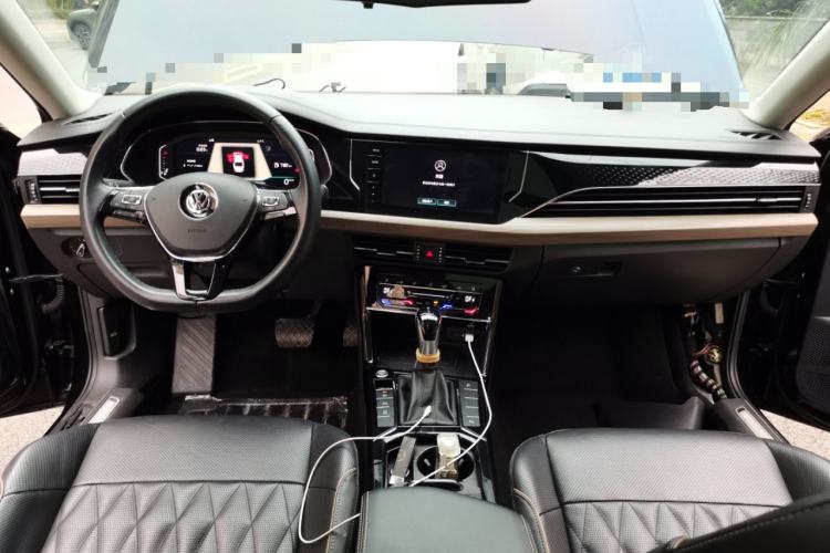 Used Volkswagen Passat 2020 330TSI Luxury Edition China VI
