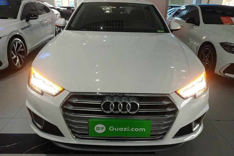 Used Audi A4L 2019 40 TFSI Fashion Edition China VI Emission Standard
