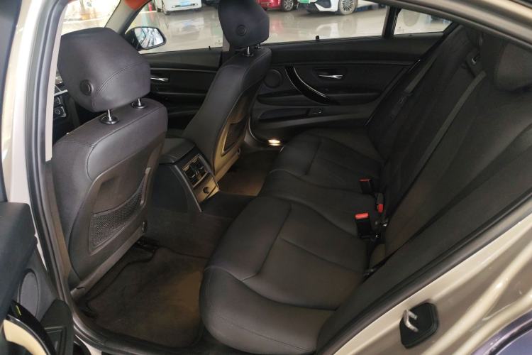 Used BMW 3 Series 2017 320Li Fashion Model Left Rear Seat