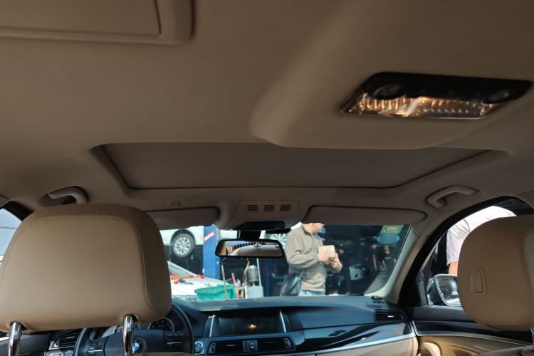 Used BMW 5 Series 2014 520Li Elegant Model
