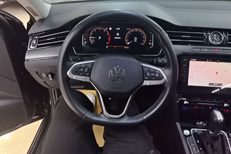 Used Volkswagen Magotan 2020 380TSI DSG Luxury Version Steering Wheel