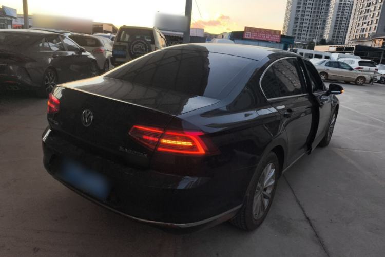 Used Volkswagen Magotan 2018 280TSI DSG Leading Model
